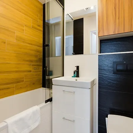 Shortstaypoland Grzybowska B167 Apartamento Varsovia